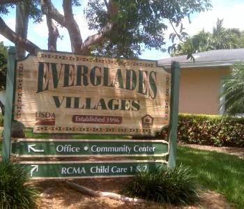 rn-nbrhd-image-everglades-village-phase-1-and-2-entrance-signage