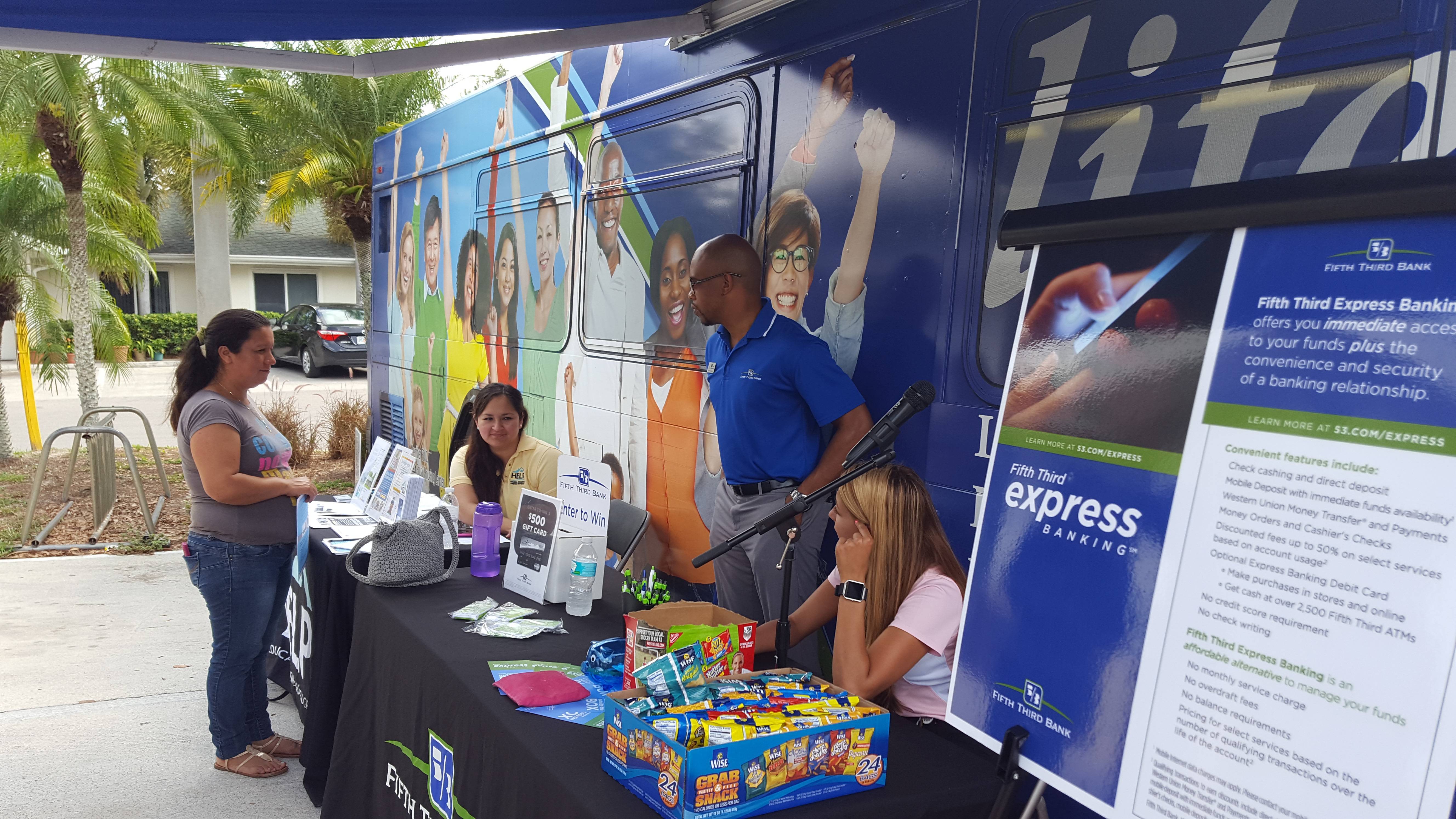 Fifth Third Bank’s eBus Rolls into Immokalee